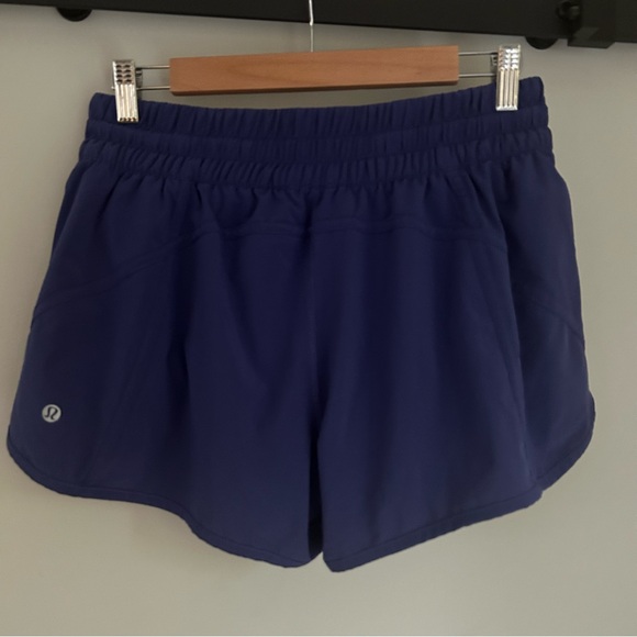 Lululemon Tracker Short V 4” Rare Size 12 - Picture 2 of 5